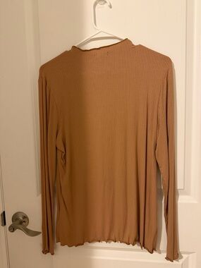 Express Ribbed Long Sleeve Top - Camel Brown
